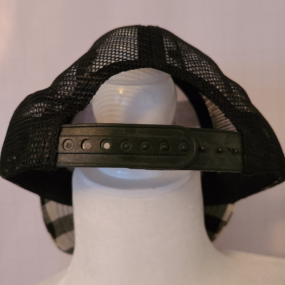 Checkerboard Design Hat - Picture 10 of 12